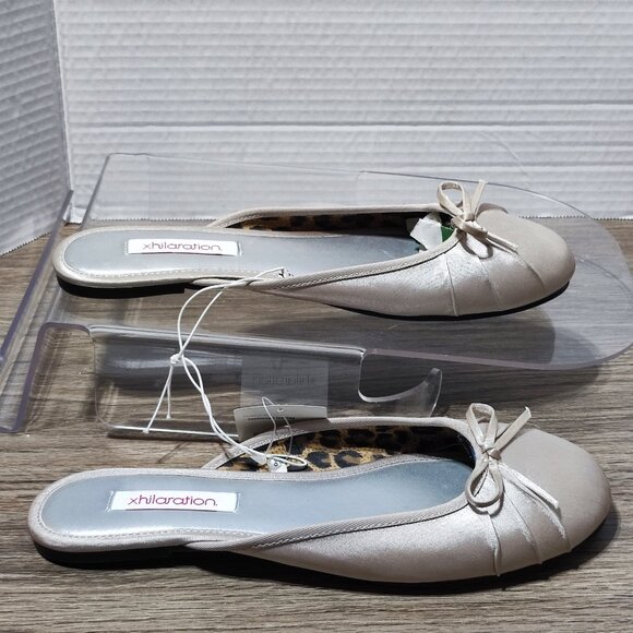 Xhilaration Shayla flats women's size 7M SilverSatin Mule Cushioned Insoles NWT - Picture 2 of 12